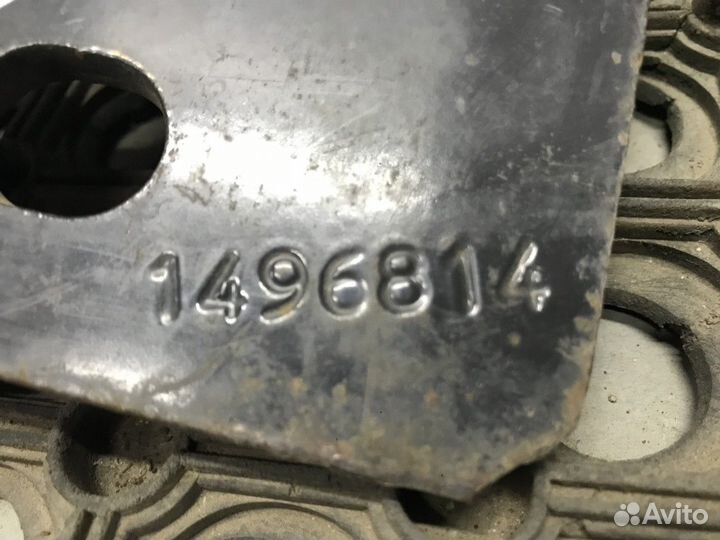 Кронштейн задней траверсы правый Scania 5-series