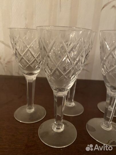 Набор хрустальных рюмок