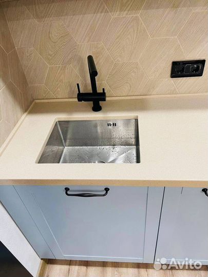 Кухня со встроенной техникой под заказ