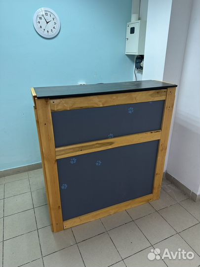 Стойка ресепшн