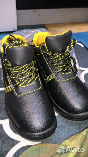 Новые ботинки