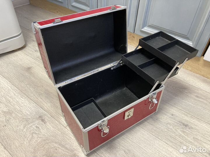 Кейс чемодан бьюти для маникюра / макияжа