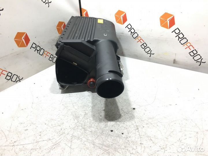 Корпус воздушного фильтра Mercedes C-Class W205