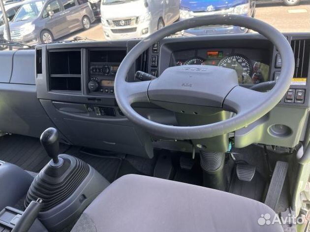 Промтоварный фургон Isuzu Forward (F-Series), 2015