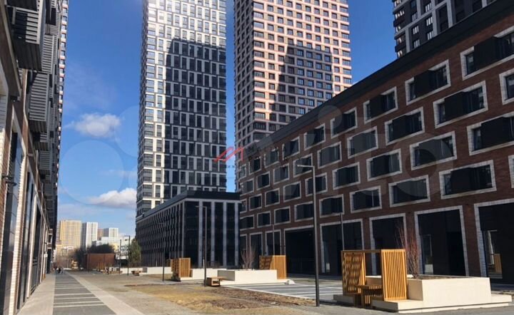 Продам торговое помещение, 373 м²