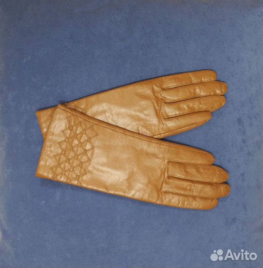 Коричневые перчатки