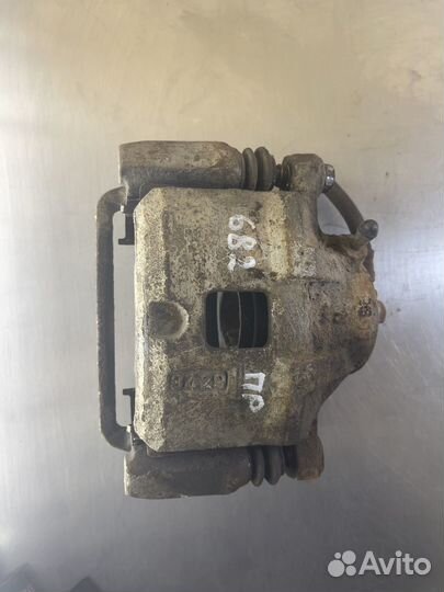 Суппорт передний правый Mitsubishi Galant 1993 199