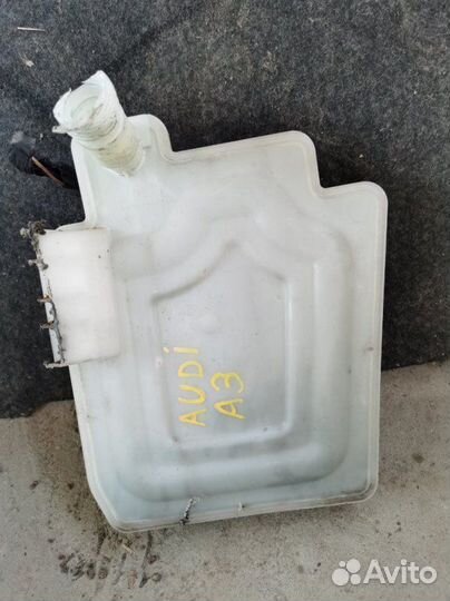 Бачок омывателя Audi A3 8P