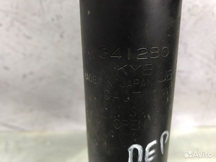 Стойки передние Kia Magentis 2002 г.в