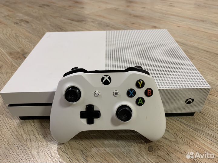 Xbox One S 1tb с играми