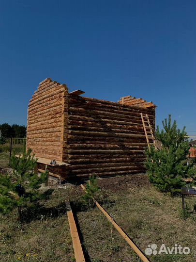 Сруб бани дома