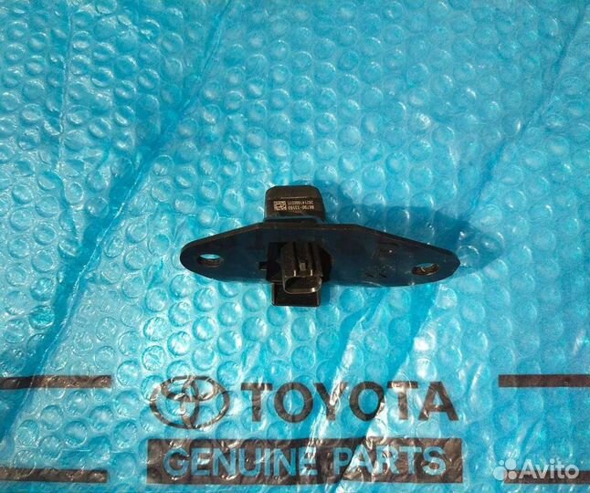 Камера заднего хода Camry 50 86790-33160