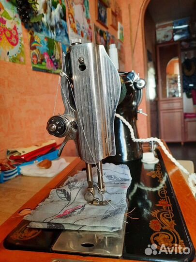 Швейная машинка 
