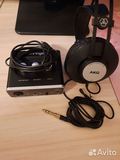 Звуковая карта behringer um2 и Наушники AKG K72