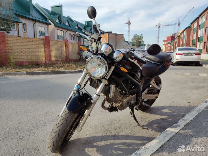 Suzuki SV400