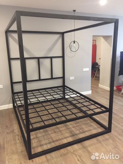 Кровать металлическая