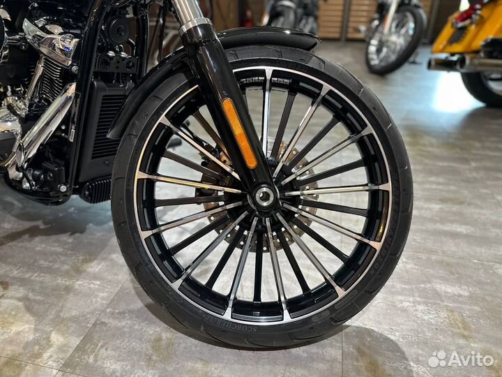 2023 Harley-Davidson breakout 117 (Vivid Black)