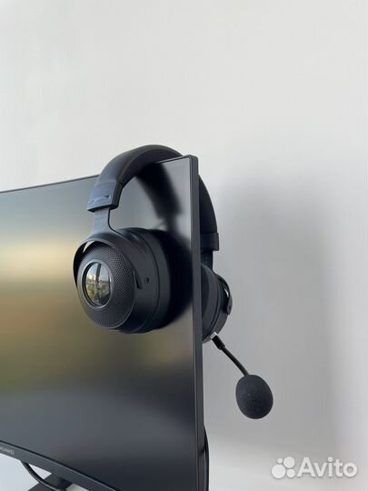 Игровые Наушники Razer kraken v3 Hypersense