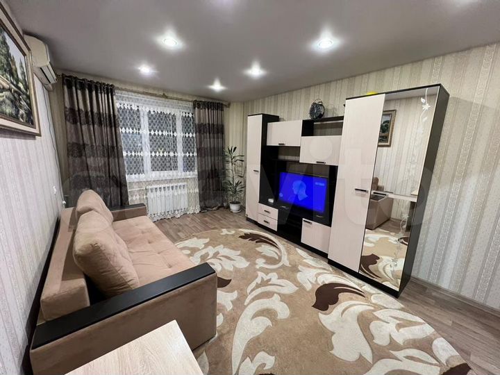 2-к. квартира, 52 м², 9/9 эт.