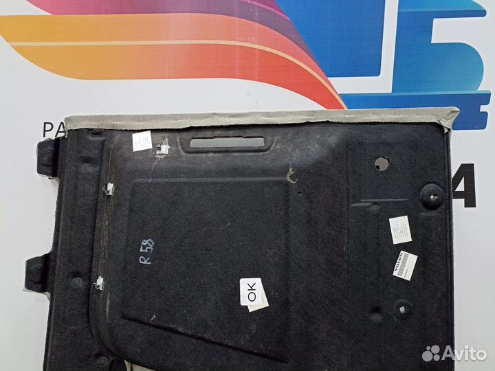 Обшивка салона правая Volvo FH