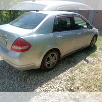 Nissan Tiida Latio 1.5 CVT, 2004, 277 000 км, с пробегом, цена 520 000 руб.