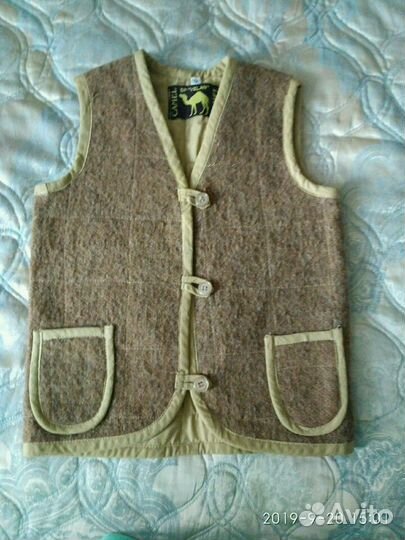 Жилет из верблюжей шерсти новый