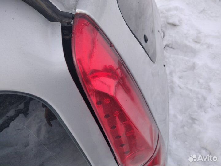 Фонарь правый LADA Largus 2013