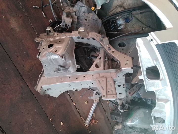 Renault Scenic megane Fluence лонжерон стойка