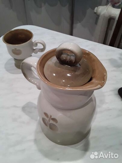 Кувшин с крышкой и кружкой керамический