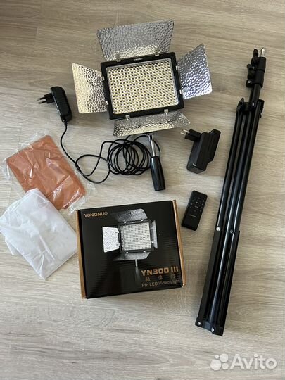Видеосвет yongnuo 300