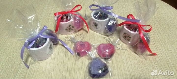 Подарочный набор:мыло,свечи, саше