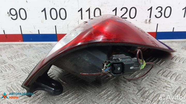 Фонарь задний правый Mitsubishi L200 4 2007