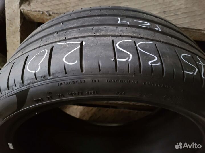 Pirelli P Zero PZ4 275/35 R20 102Y