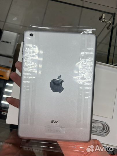 iPad mini Wi-Fi 16GB Silver новый