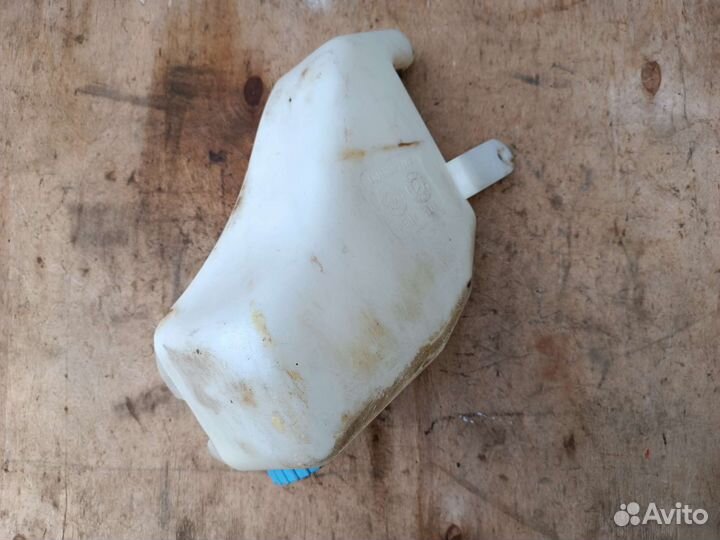 Бачок омывателя Приора