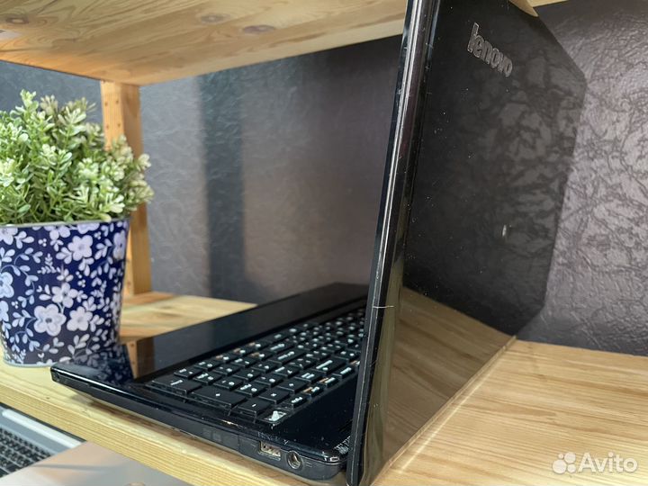 Ноутбук Lenovo / 15.6