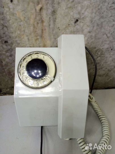 Телефон дисковый из СССР