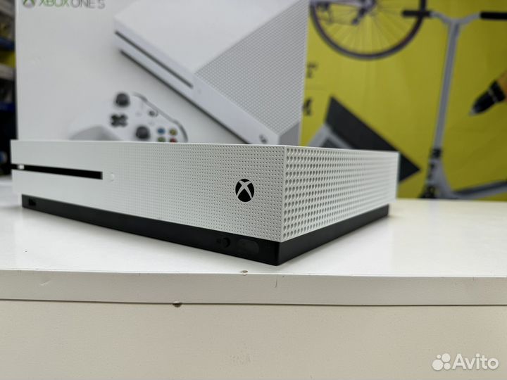 Xbox one s 1tb/геймпад/диск/рассрочка