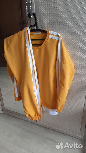 Спортивный костюм женский