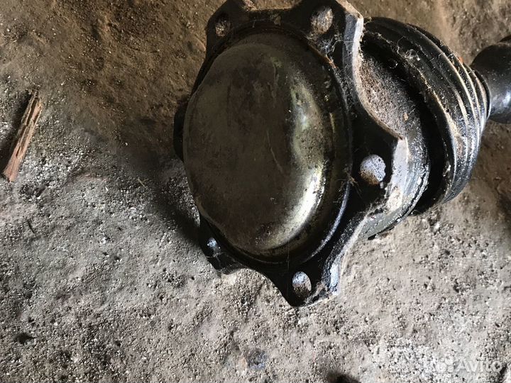 Привод передний Ауди а8 D2