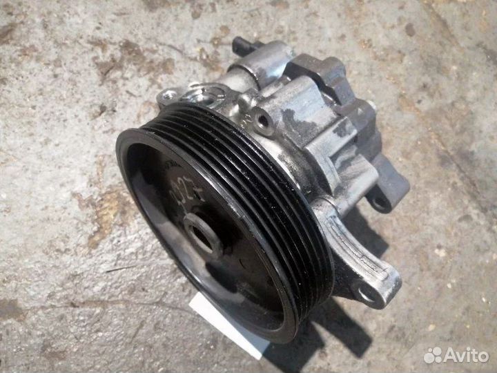 Насос гидроусилителя руля Mercedes Benz