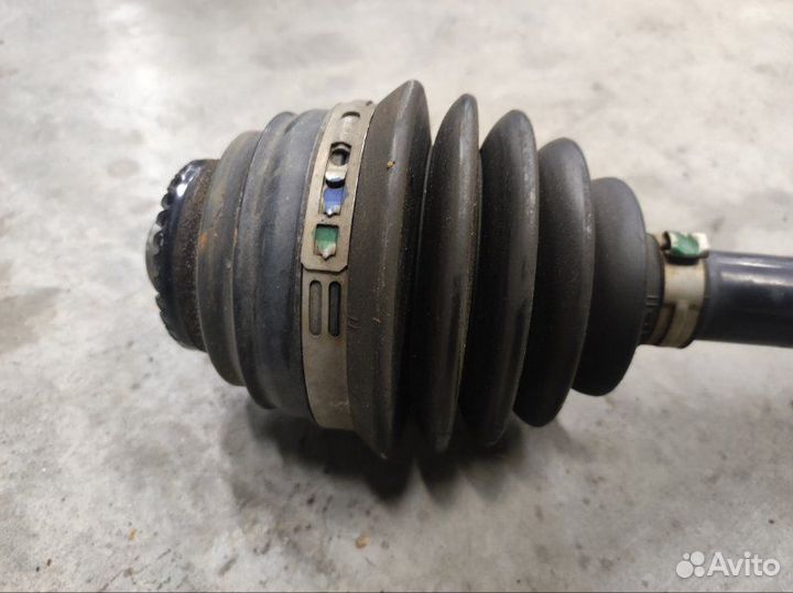 Вал приводной передний левый Bmw X1 E84 N20B20A