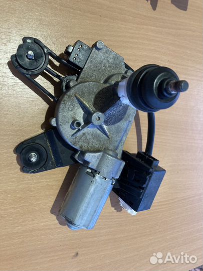 Мотор стеклоочистителя задний Opel Antara рейст