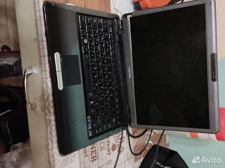 Ноутбук toshiba