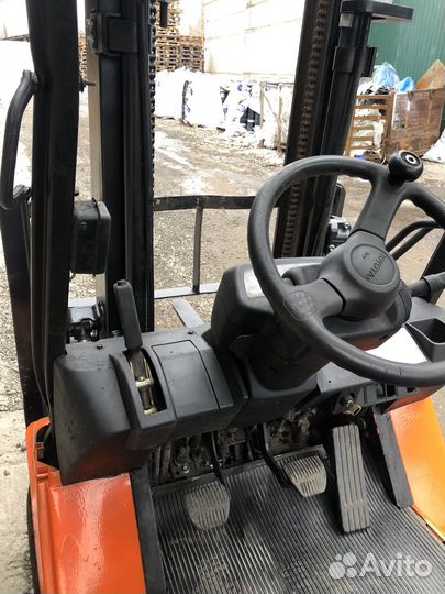 Вилочный погрузчик Toyota 7FD18, 2012