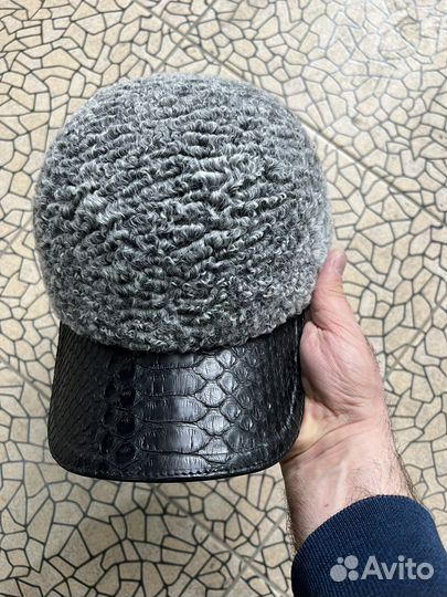 Кепки питон и крокодил