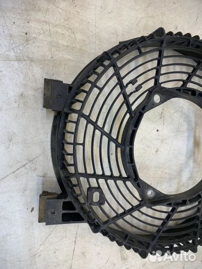 Диффузор вентилятора Toyota Land Cruiser Prado 150