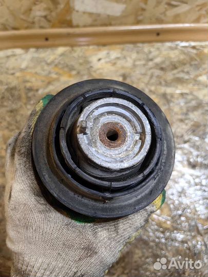 Подушка двигателя правая мерседес Е211 2112400517