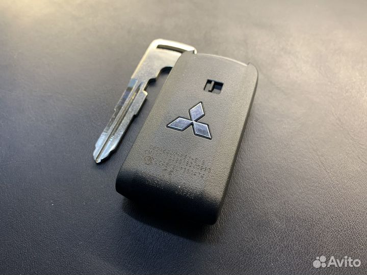 Ключ Mitsubishi Outlander оригинал 2009 - 2015 год