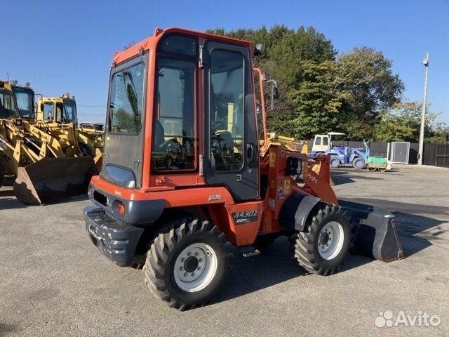 Фронтальный погрузчик KUBOTA R430, 2014